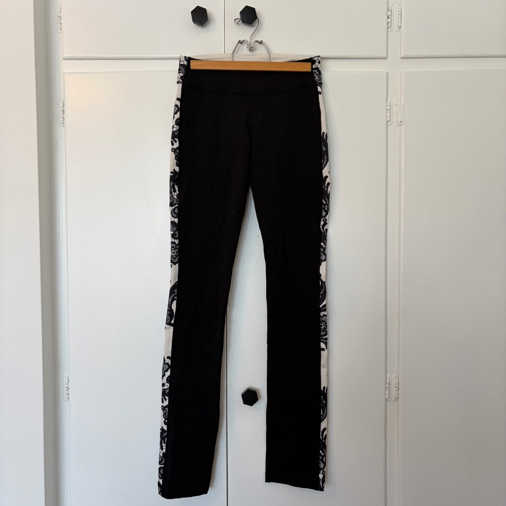 **Vintage** Lululemon Straight Leg Black Leggings with Lace Pattern Side Panel